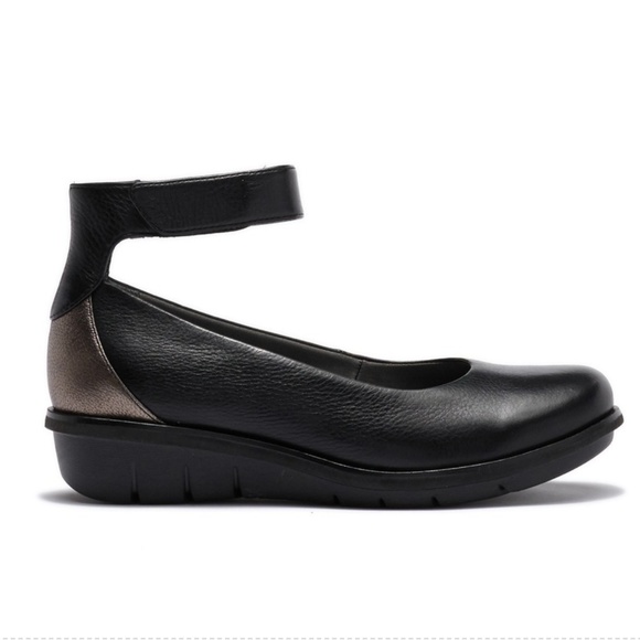 dansko jenna ankle strap flat
